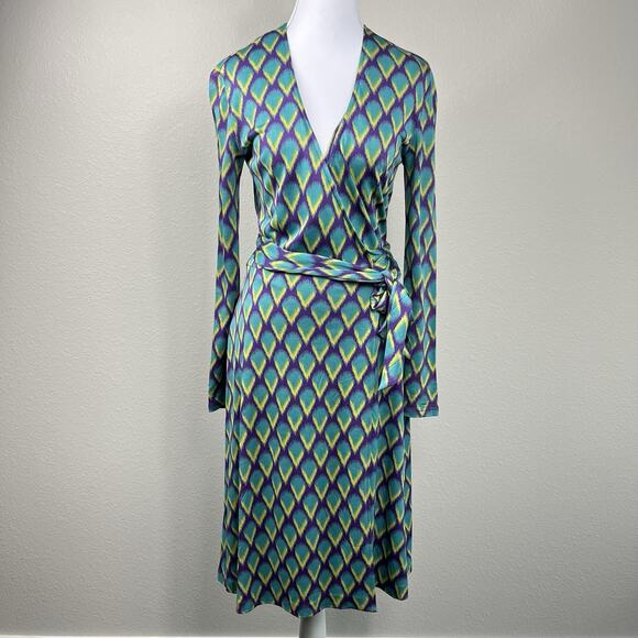 Diane Von Furstenburg Vintage 1990s Peacock Print 100% Silk Wrap Dress Size 2 - Picture 1 of 11